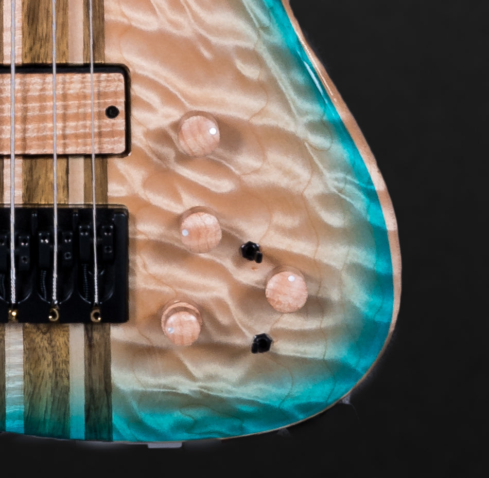 BIG BOTTOM BASS PRE-AMP