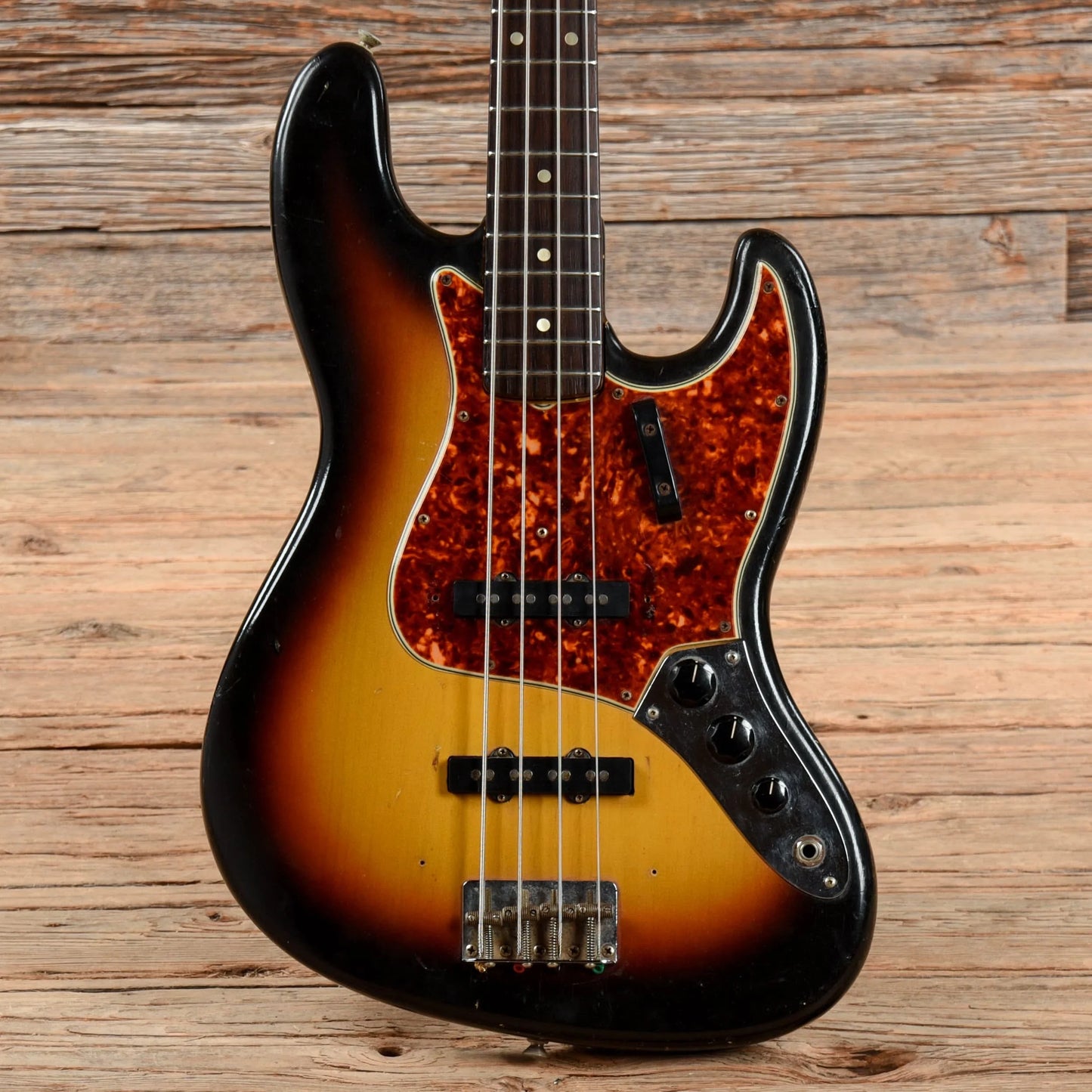 Fender Bass Loaded with BIG BOTTOM PRE